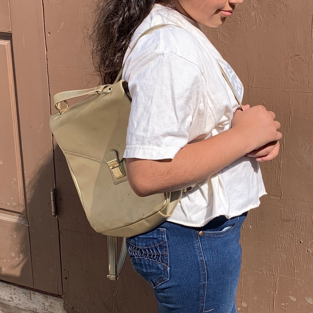Gold backpack - Picture 3 of 3